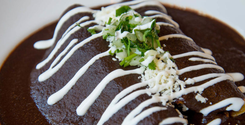 ENCHILADAS DE MOLE CON POLLO