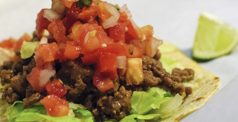 TOSTADAS RASPADAS CON PICADILLO