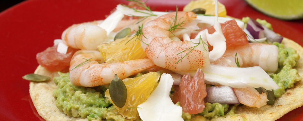 TOSTADAS MAIZADA CON CAMARONES